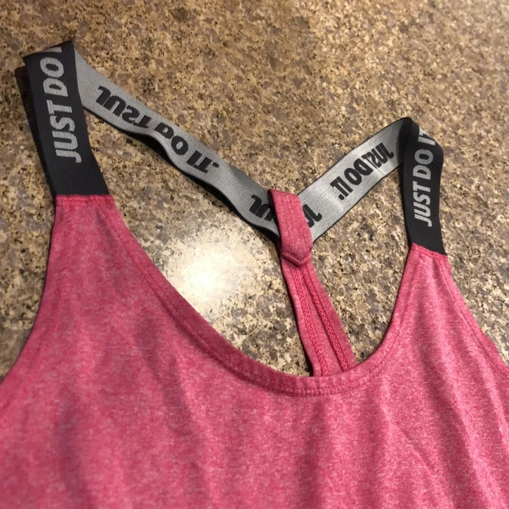 🔥Flash Sale🔥 Nike Dri Fit active Pink Sleeveless Tank Top Small - Picture 4 of 17